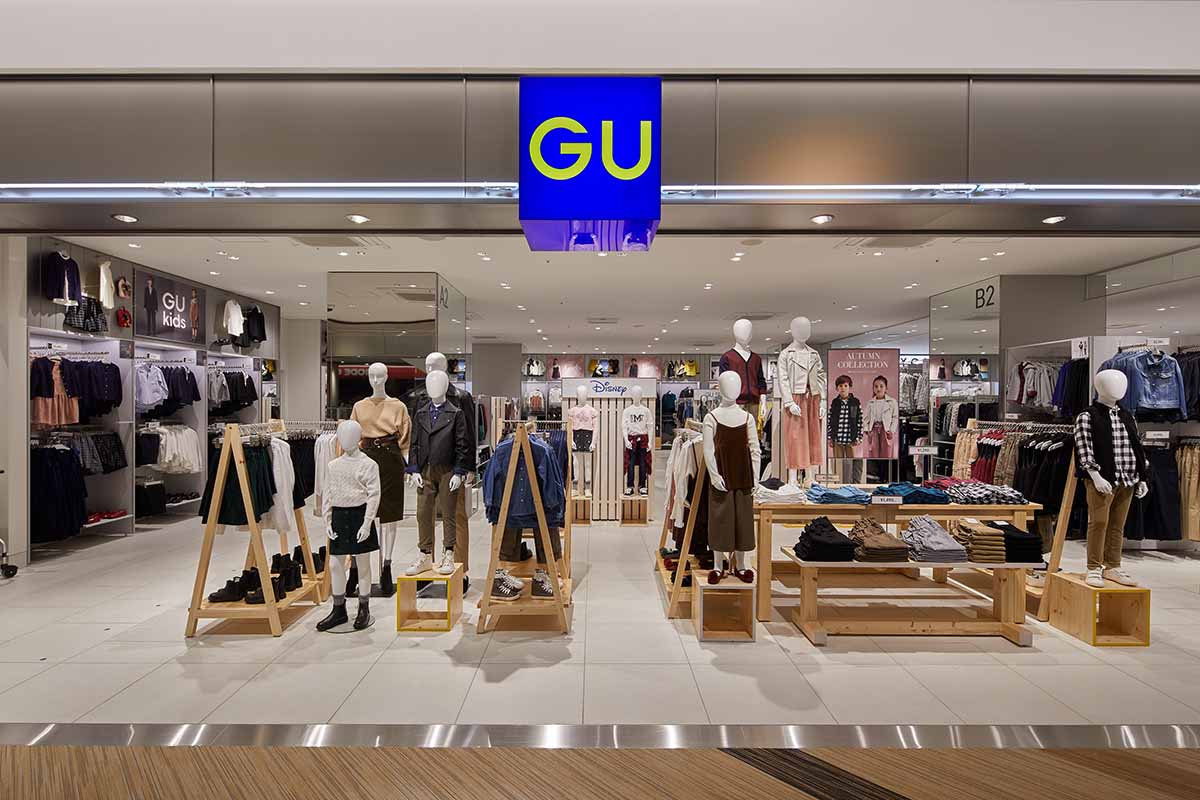 GU Japan fashion store featuring trendy and affordable Japanese clothing for men and women.
